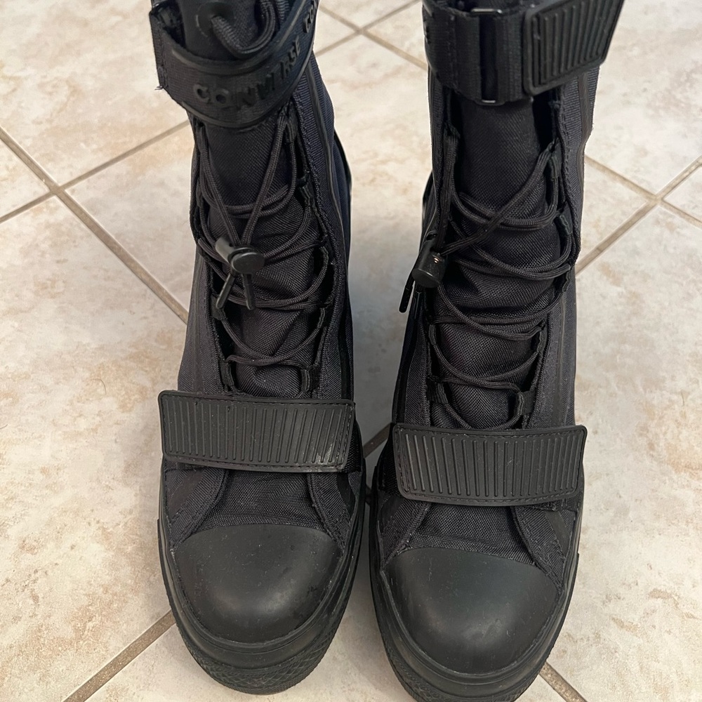Converse boots size 9.5